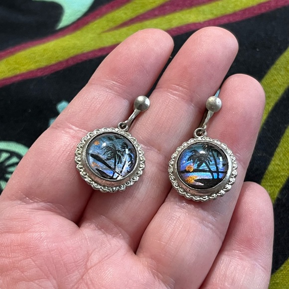 VTG Victorian Butterfly Wing Glass Silver Tone Metal Screw-on Earrings - Picture 3 of 5